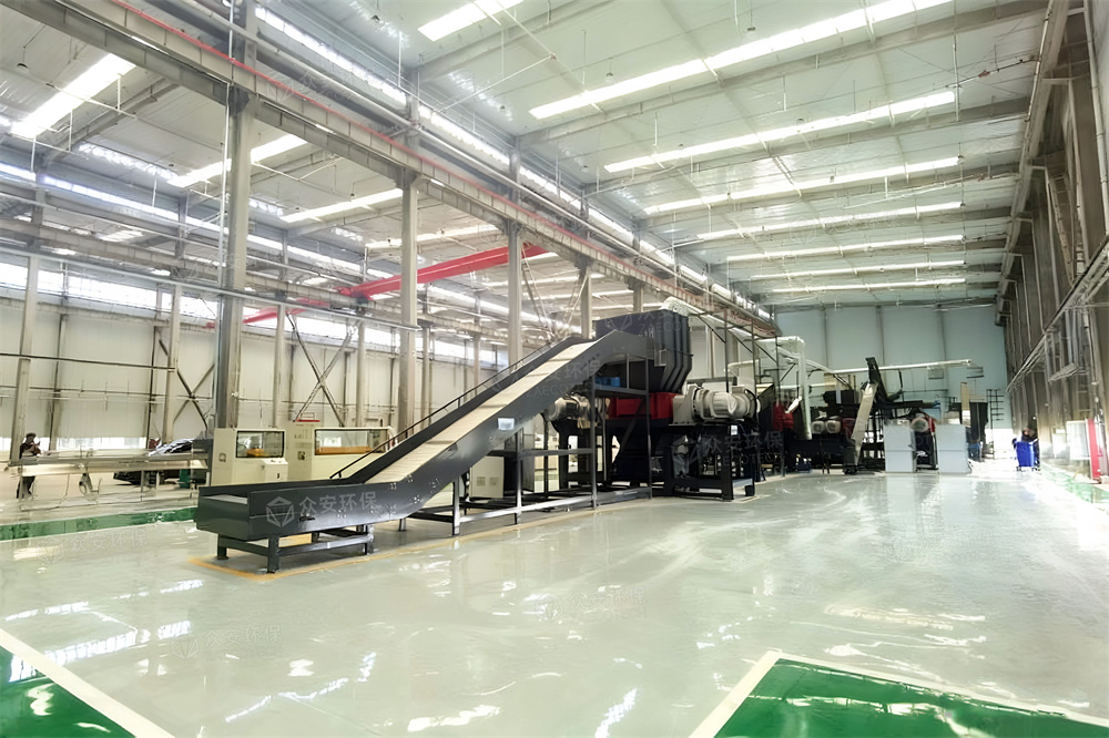 張家口風(fēng)電葉片破碎現(xiàn)場 (2).jpg
