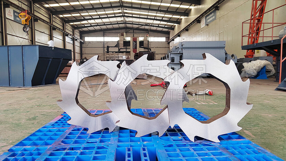 工業(yè)固廢撕碎機刀具展示.jpg